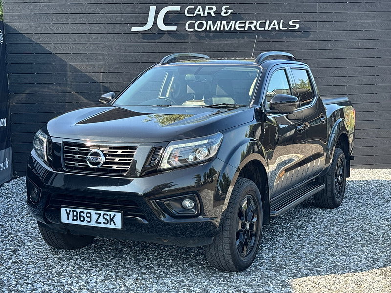 Nissan Navara 2.3 dCi N-Guard Pickup Double Cab 4dr Diesel Auto 4WD Euro 6 (190 ps)
