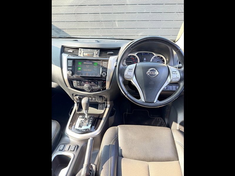 Nissan Navara 2.3 dCi N-Guard Pickup Double Cab 4dr Diesel Auto 4WD Euro 6 (190 ps)