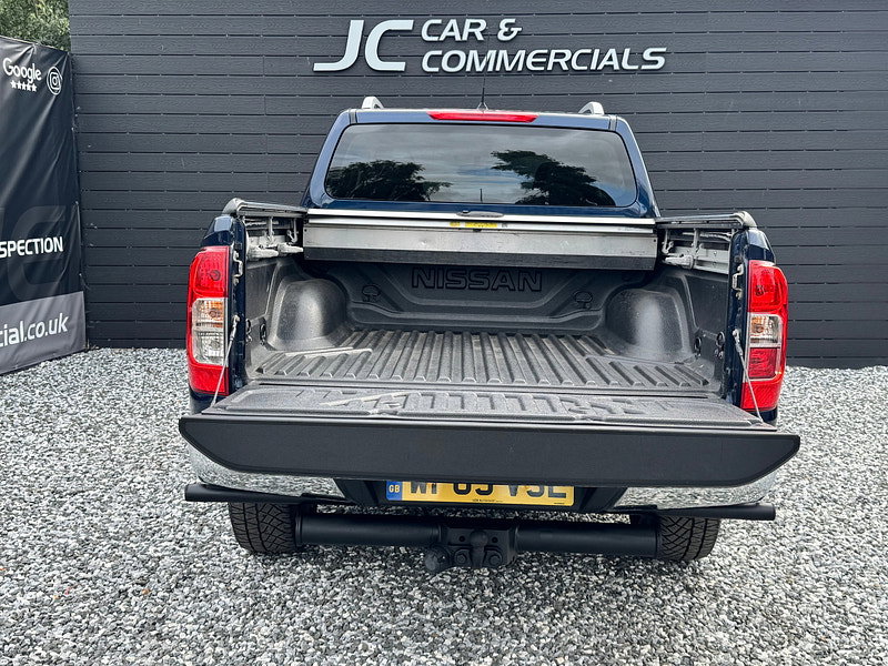 Nissan Navara 2.3 dCi Tekna Pickup Double Cab 4dr Diesel Auto 4WD Euro 6 (190 ps)
