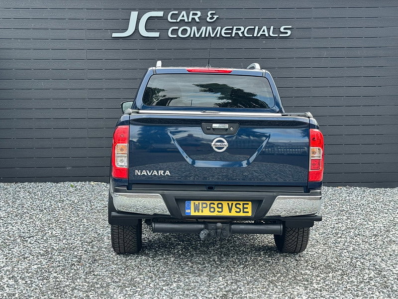 Nissan Navara 2.3 dCi Tekna Pickup Double Cab 4dr Diesel Auto 4WD Euro 6 (190 ps)