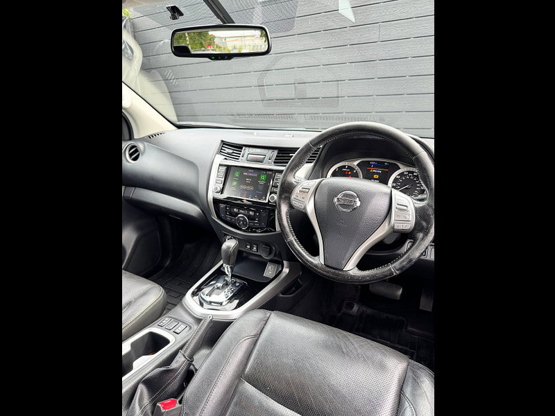 Nissan Navara 2.3 dCi Tekna Pickup Double Cab 4dr Diesel Auto 4WD Euro 6 (190 ps)