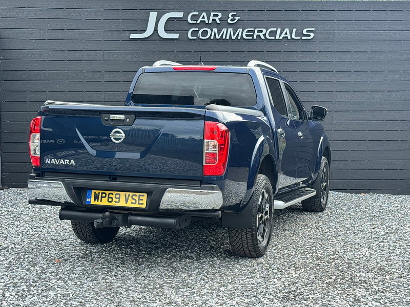 Nissan Navara 2.3 dCi Tekna Pickup Double Cab 4dr Diesel Auto 4WD Euro 6 (190 ps)