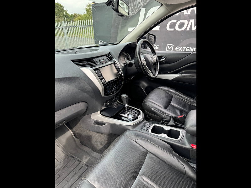 Nissan Navara 2.3 dCi Tekna Pickup Double Cab 4dr Diesel Auto 4WD Euro 6 (190 ps)