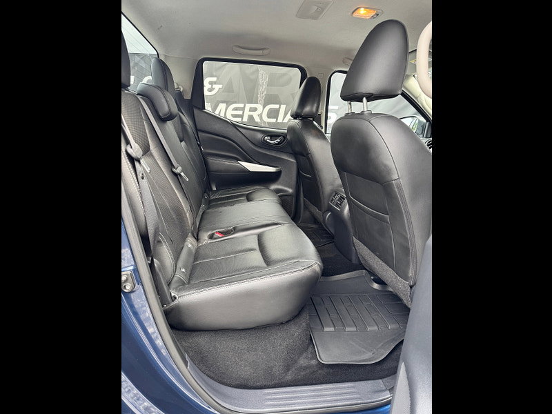 Nissan Navara 2.3 dCi Tekna Pickup Double Cab 4dr Diesel Auto 4WD Euro 6 (190 ps)