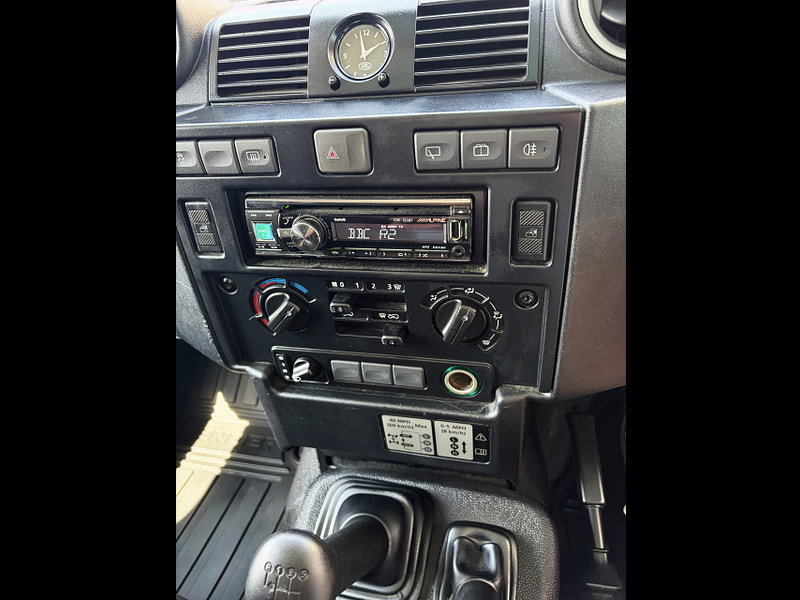Land Rover Defender 90 2.2 TDCi Hard Top SUV 3dr Diesel Manual 4WD SWB Euro 5 (122 ps) 3dr Manual 2026