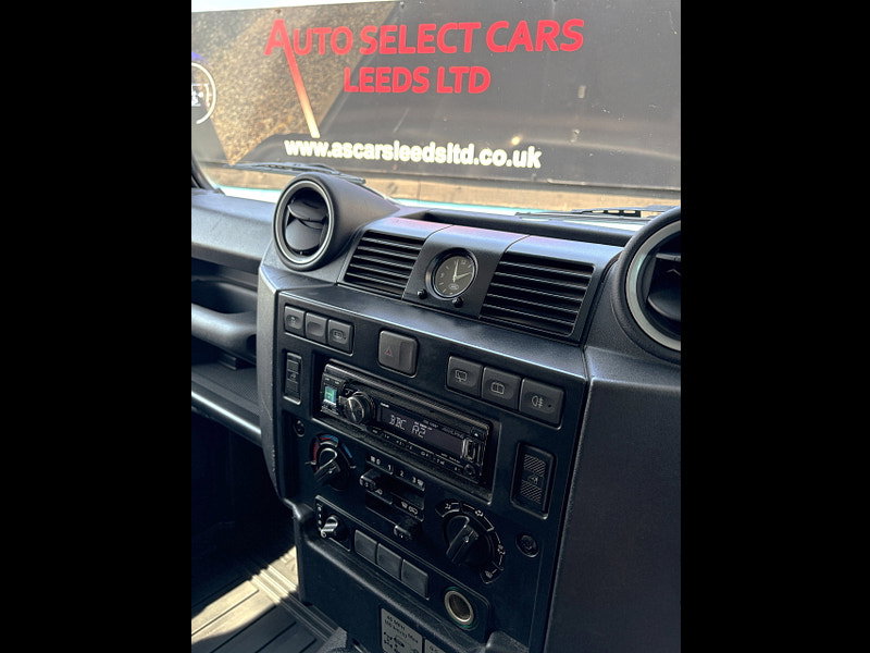 Land Rover Defender 90 2.2 TDCi Hard Top SUV 3dr Diesel Manual 4WD SWB Euro 5 (122 ps) 3dr Manual 2026