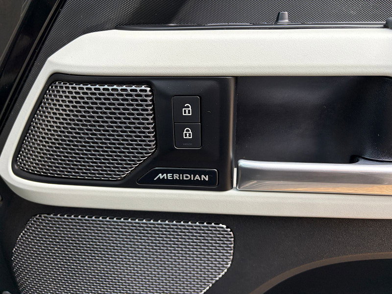 Land Rover DEFENDER 110 3.0 D250 MHEV SE Hard Top SUV 5dr Diesel Auto 4WD MWB Euro 6 (s/s) (250 ps) 5dr Automatic 2026