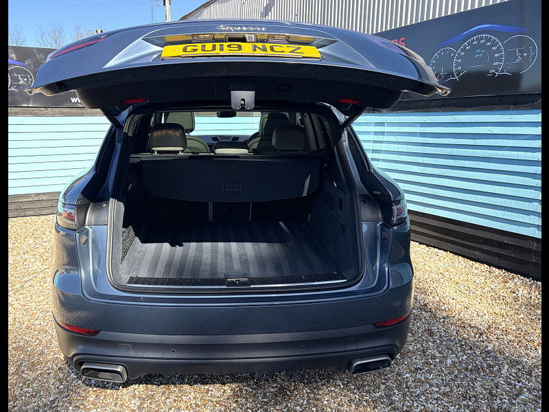 Porsche Cayenne 3.0T V6 SUV 5dr Petrol TiptronicS 4WD Euro 6 (s/s) (340 ps) 5dr Automatic 2026