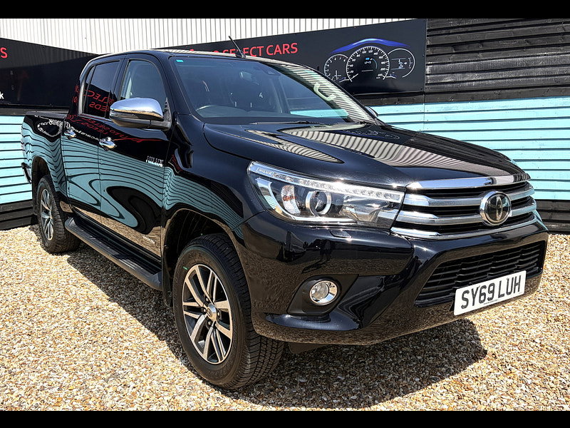 Toyota Hilux 2.4 D-4D Invincible Pickup Double Cab 4dr Diesel Manual 4WD Euro 6 (s/s) (TSS) (150 ps) 4dr Manual 2026