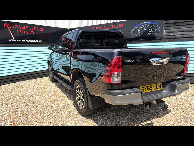 Toyota Hilux 2.4 D-4D Invincible Pickup Double Cab 4dr Diesel Manual 4WD Euro 6 (s/s) (TSS) (150 ps) 4dr Manual 2026