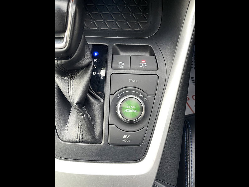 Toyota RAV4 2.5 VVT-h Dynamic SUV 5dr Petrol Hybrid CVT 4WD Euro 6 (s/s) (222 ps) 5dr Automatic 2026