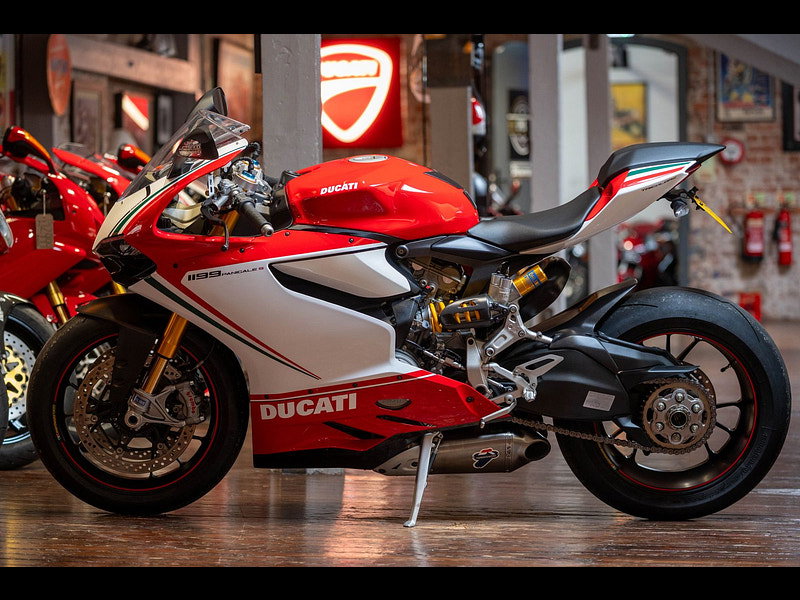 DUCATI 1199 Panigale *Tricolore - Low Mileage - 1 Former Keeper*  0dr Manual 2026