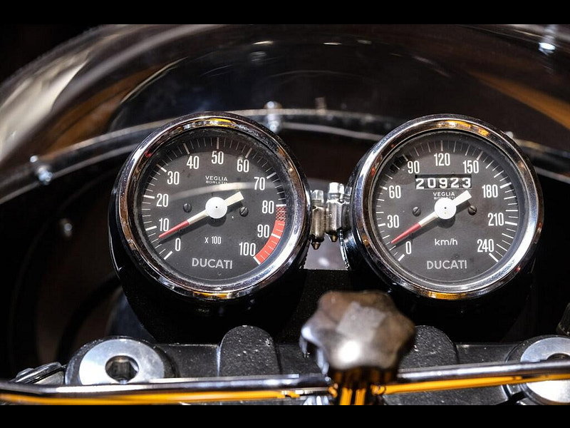 DUCATI 750 750 Sport Super Rare "Z-Stripe" 0dr Manual 2026