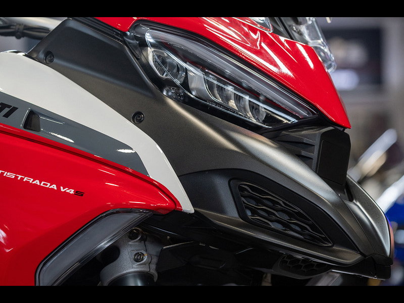 DUCATI Multistrada V4 *Full Akrapovic Exhaust - Full Luggage - Radar* 0dr Manual 2026