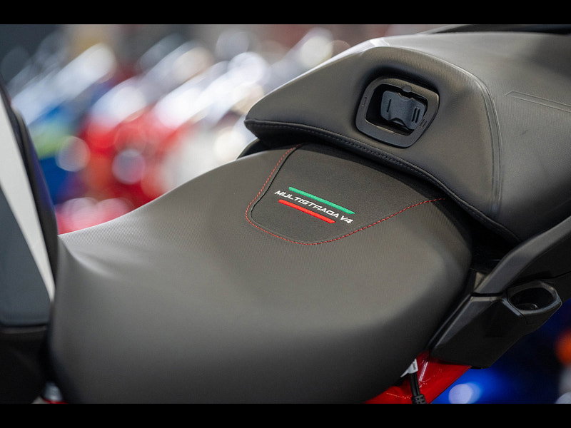 DUCATI Multistrada V4 *Full Akrapovic Exhaust - Full Luggage - Radar* 0dr Manual 2026