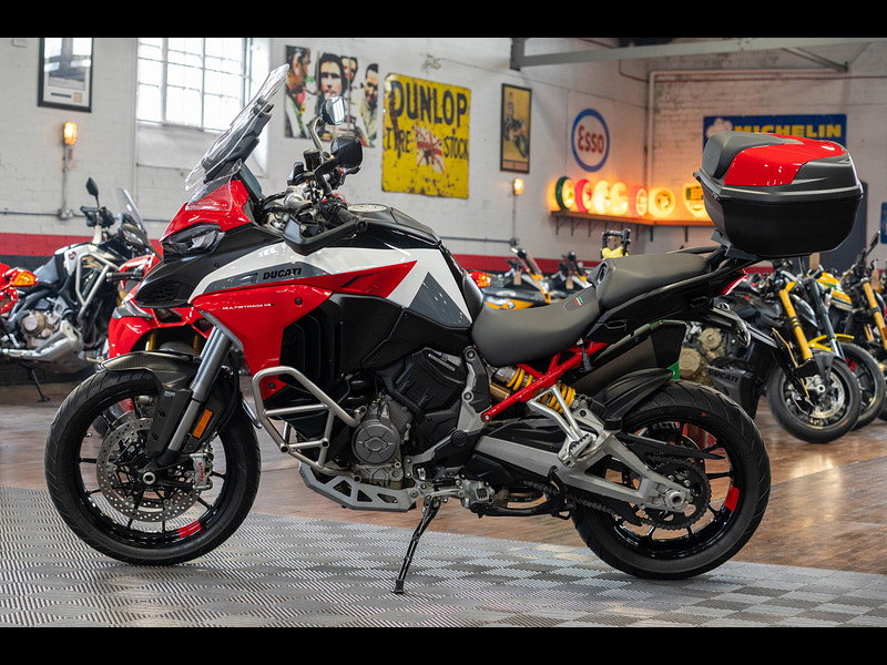 DUCATI Multistrada V4 *Full Akrapovic Exhaust - Full Luggage - Radar* 0dr Manual 2026