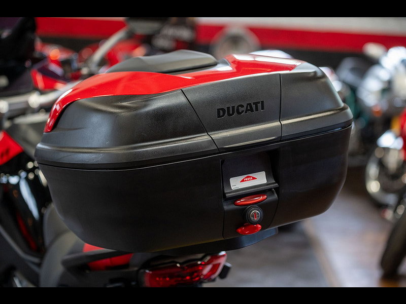 DUCATI Multistrada V4 *Pikes Peak - Full Akrapovic System - Low Mileage - Top Box*  0dr Manual 2026