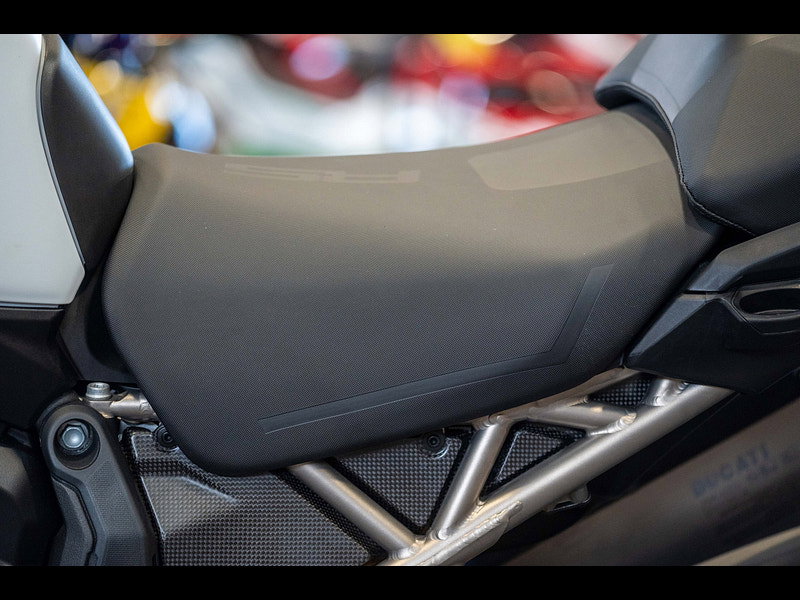 DUCATI Multistrada V4 RS *Akrapovic exhaust*  0dr Manual 2026