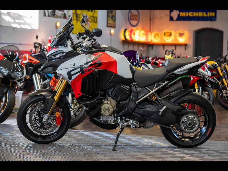 DUCATI Multistrada V4 RS *Akrapovic exhaust*  0dr Manual 2026