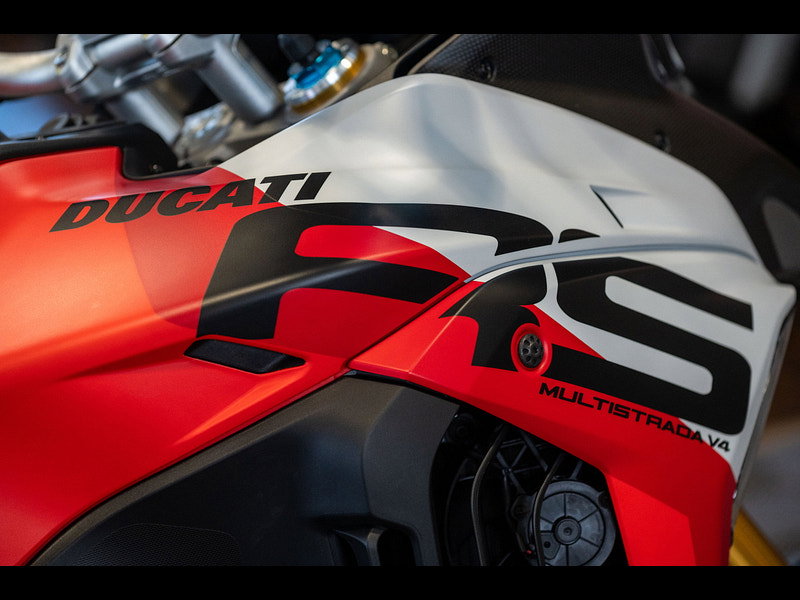 DUCATI Multistrada V4 RS *Akrapovic exhaust*  0dr Manual 2026