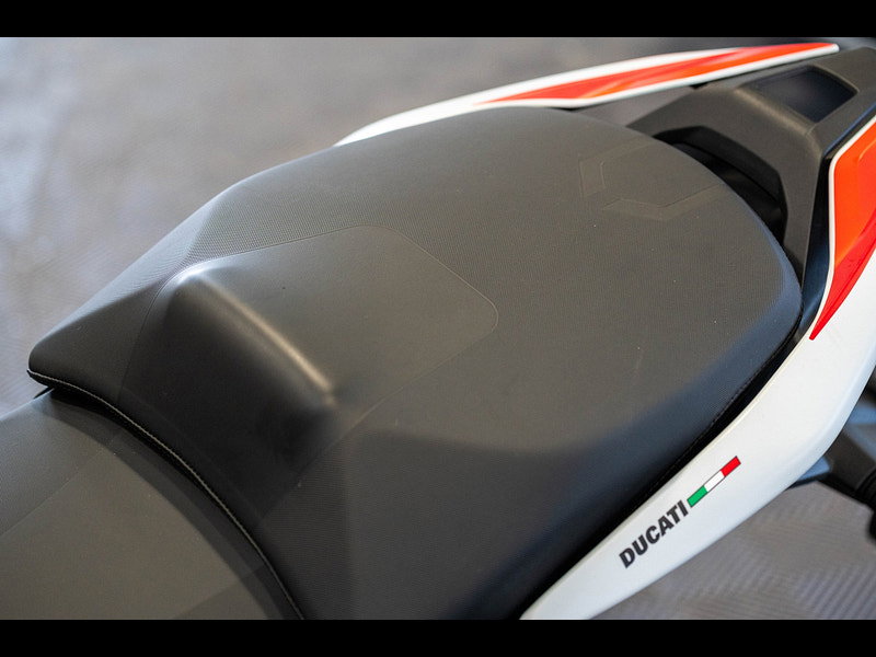 DUCATI Multistrada V4 RS *Akrapovic exhaust*  0dr Manual 2026