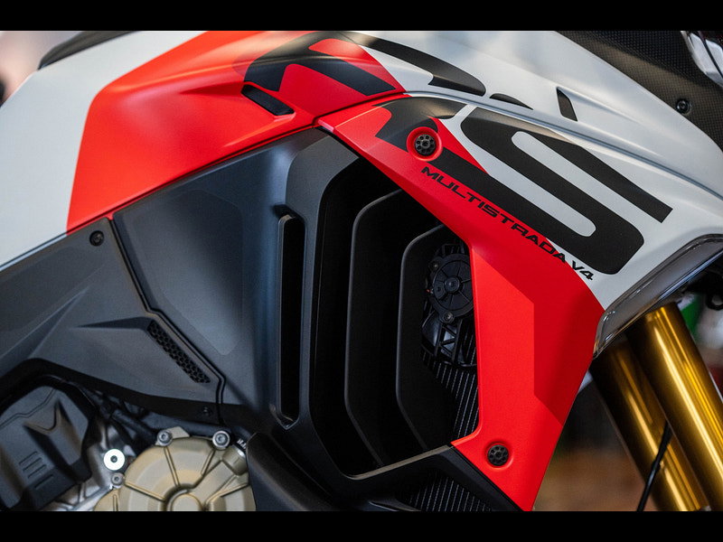 DUCATI Multistrada V4 RS *Akrapovic exhaust*  0dr Manual 2026