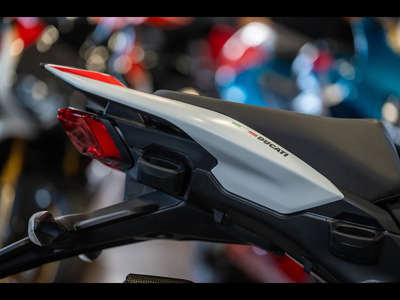DUCATI Multistrada V4 RS *Akrapovic exhaust*  0dr Manual 2026