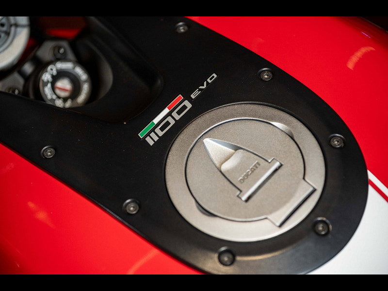 DUCATI Monster 1100 1100  0dr Manual 2026