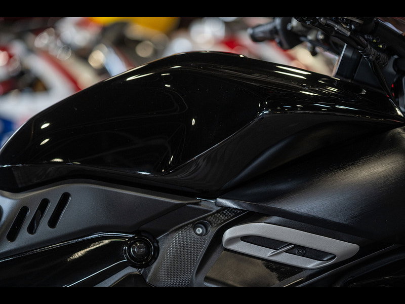 DUCATI Diavel V4 1158  0dr Manual 2026