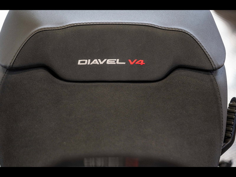 DUCATI Diavel V4 1158  0dr Manual 2026