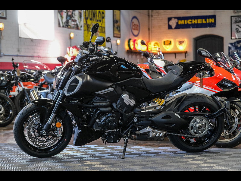 DUCATI Diavel V4 *Low Mileage - Low Ownership* 0dr Manual 2026