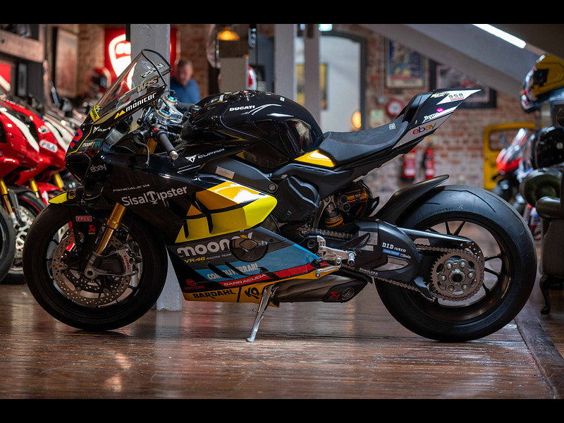 DUCATI Panigale V4 *Bezzecchi 2023 MotoGP - Limited Edition* 0dr Manual 2026