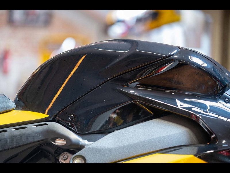 DUCATI Panigale V4 *Bezzecchi 2023 MotoGP - Limited Edition* 0dr Manual 2026