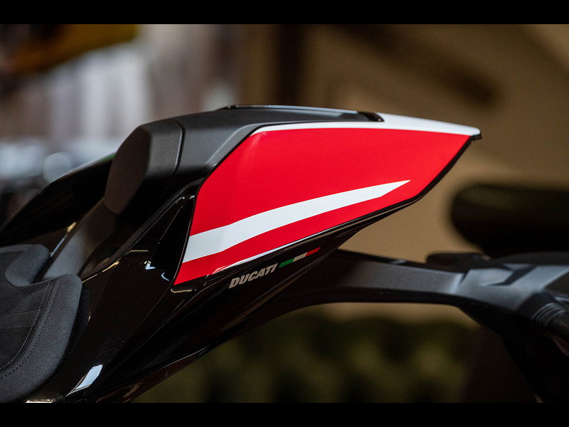 DUCATI Panigale V4 1103 Tricolore N0. 471/1000 0dr Manual 2026
