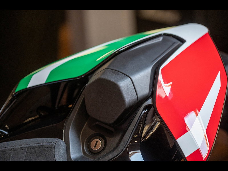 DUCATI Panigale V4 1103 Tricolore N0. 471/1000 0dr Manual 2026