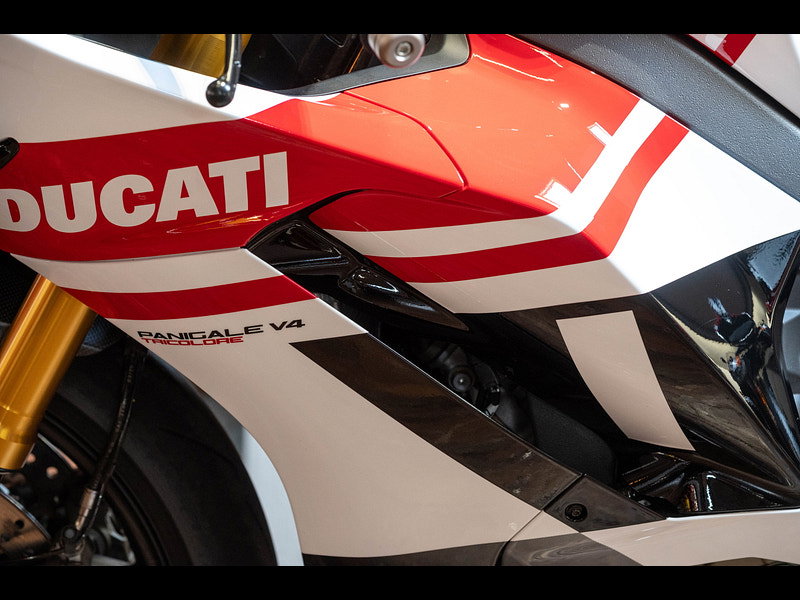 DUCATI Panigale V4 1103 Tricolore N0. 471/1000 0dr Manual 2026