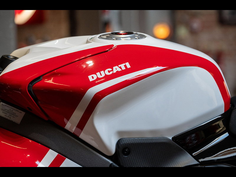 DUCATI Panigale V4 1103 Tricolore N0. 471/1000 0dr Manual 2026