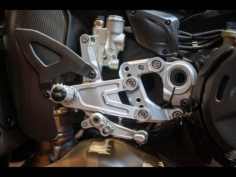 DUCATI Panigale V4 1103 Tricolore N0. 471/1000 0dr Manual 2026