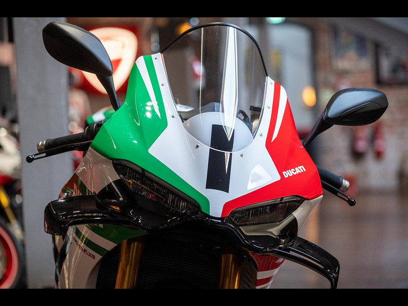 DUCATI Panigale V4 1103 Tricolore N0. 471/1000 0dr Manual 2026