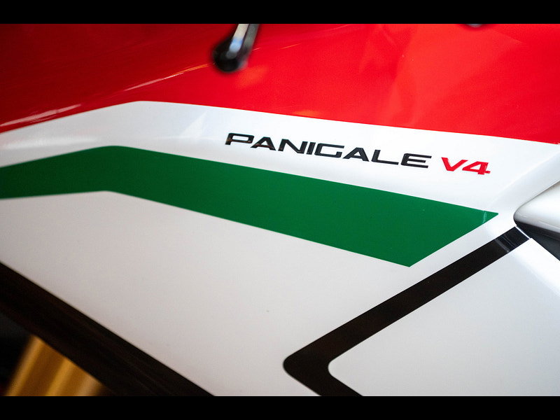 DUCATI Panigale V4 *Speciale - Amazing Example* 0dr Manual 2026