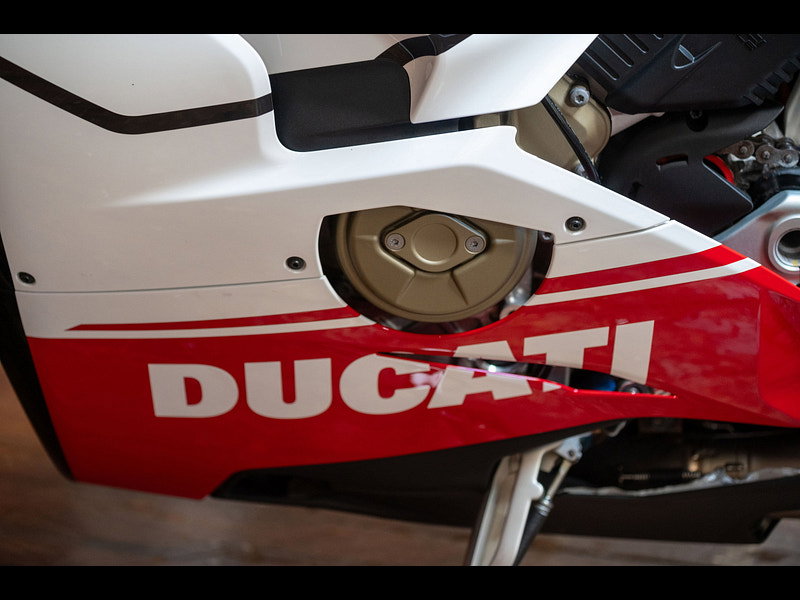 DUCATI Panigale V4 *Speciale - Amazing Example* 0dr Manual 2026