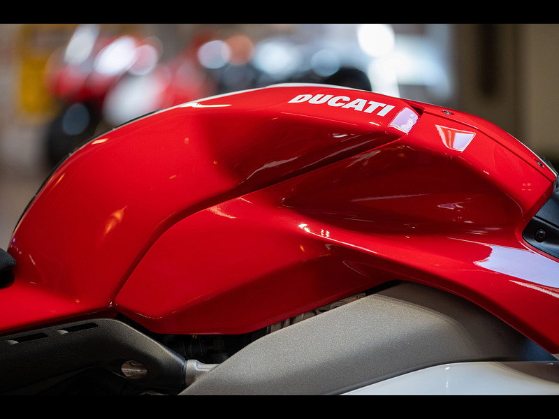 DUCATI Panigale V4 *Speciale - Amazing Example* 0dr Manual 2026