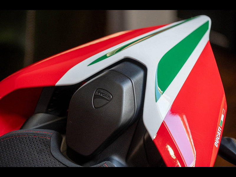 DUCATI Panigale V4 *Speciale - Amazing Example* 0dr Manual 2026