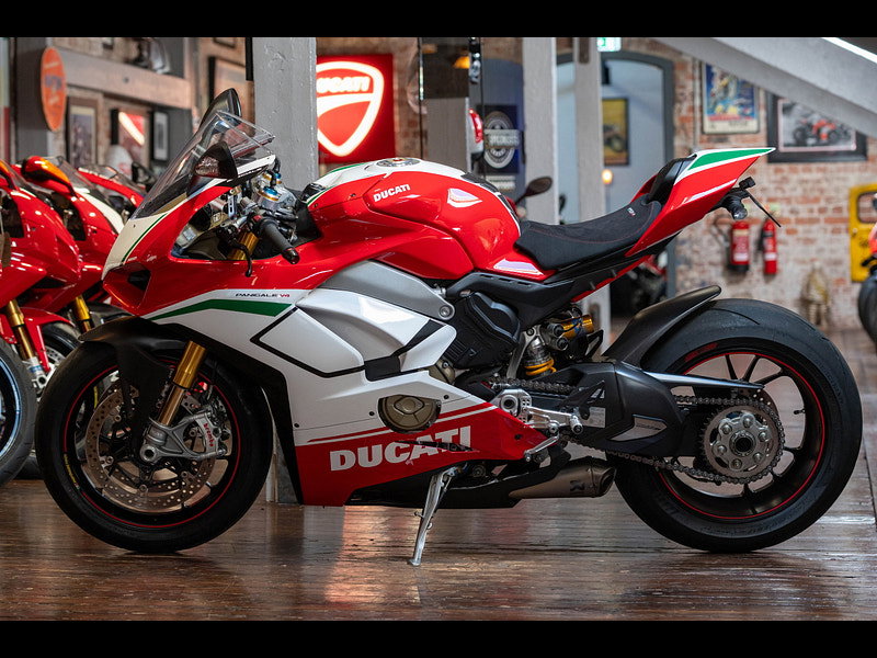 DUCATI Panigale V4 *Speciale - Amazing Example* 0dr Manual 2026