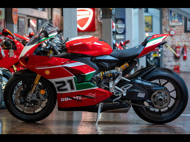 DUCATI Panigale V2 *Just 403 Miles From New* 0dr Manual 2026