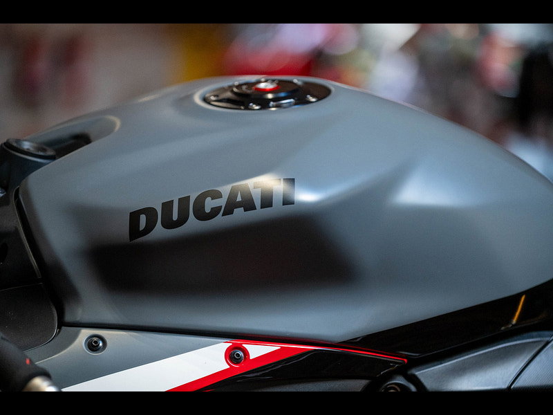 DUCATI Panigale V2 Final Edition *Low Mileage - Stunning*   0dr Manual 2026