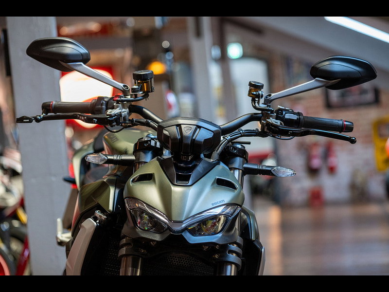 DUCATI Streetfighter V2 *Storm Green - One Owner* 0dr Manual 2026