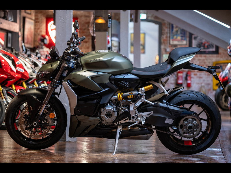 DUCATI Streetfighter V2 *Storm Green - One Owner* 0dr Manual 2026