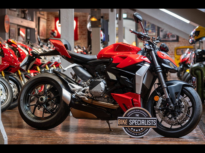 DUCATI Streetfighter V2 *1 Owner - Original Example* 0dr Manual 2026