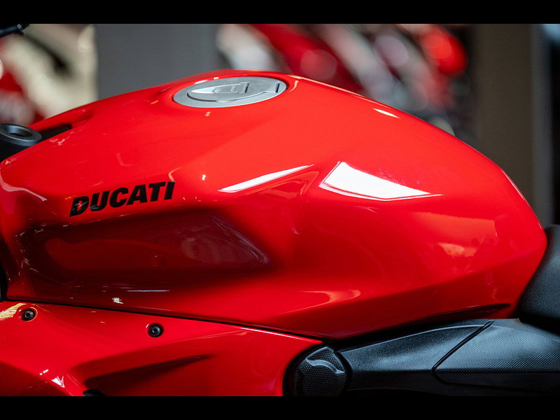 DUCATI Streetfighter V2 *1 Owner - Original Example* 0dr Manual 2026